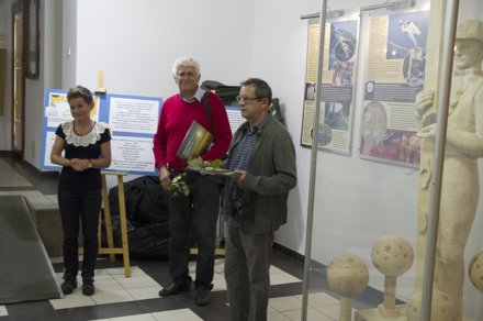 Wręczanie pamiątkowych podziękowań Artystom